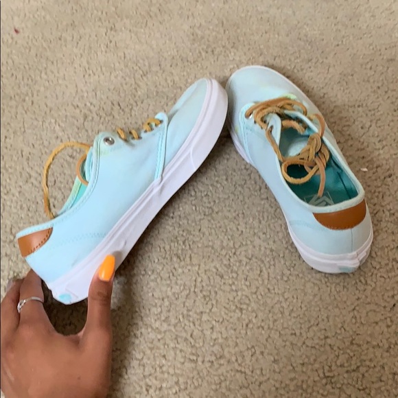 Vans - Picture 2 of 2